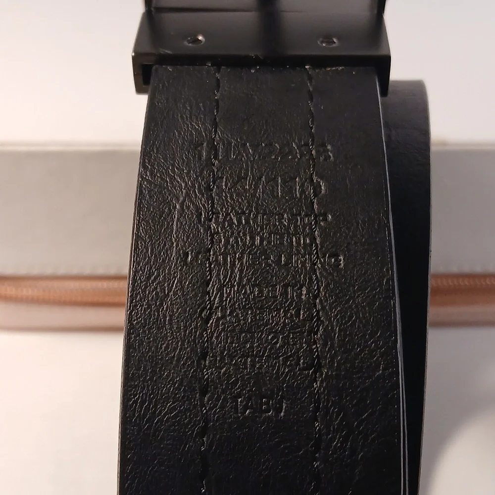 Ĺevi 2-in-one Mens Reversible Blk/Brown Casual Belt Wit Gun Metal Buckle 47X1.5